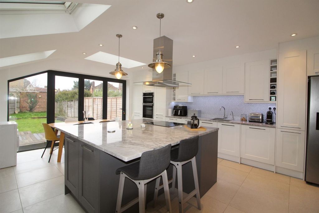 Property photo 2 of 10 Ekitchen.Jpg