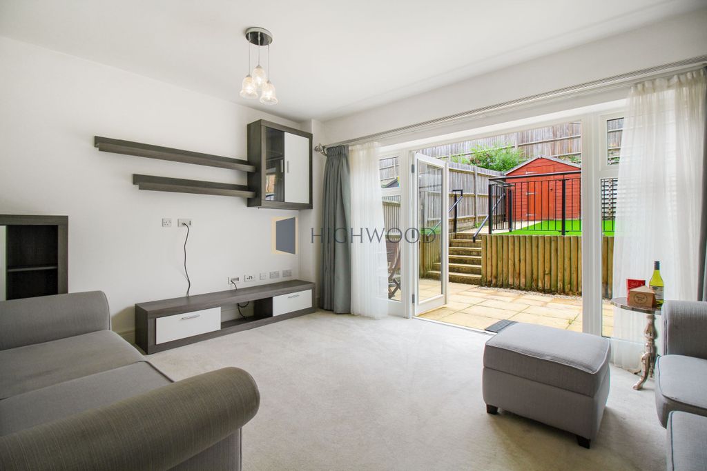 Property photo 3 of 39