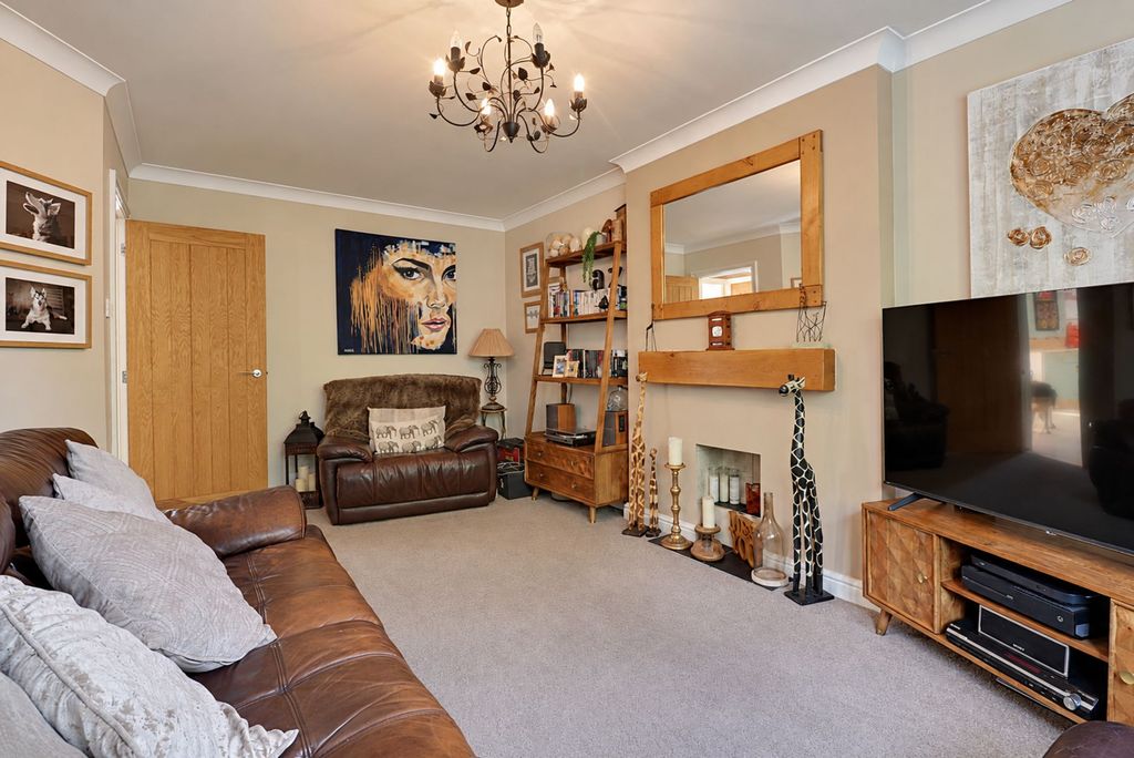 Property photo 3 of 23