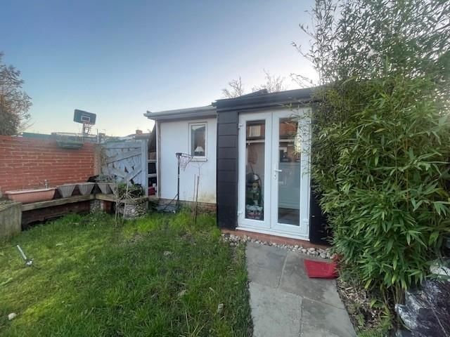 Property photo 1 of 5 External View