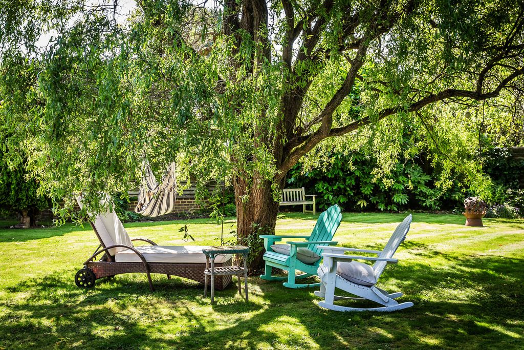 Property photo 3 of 27 House. Partnership