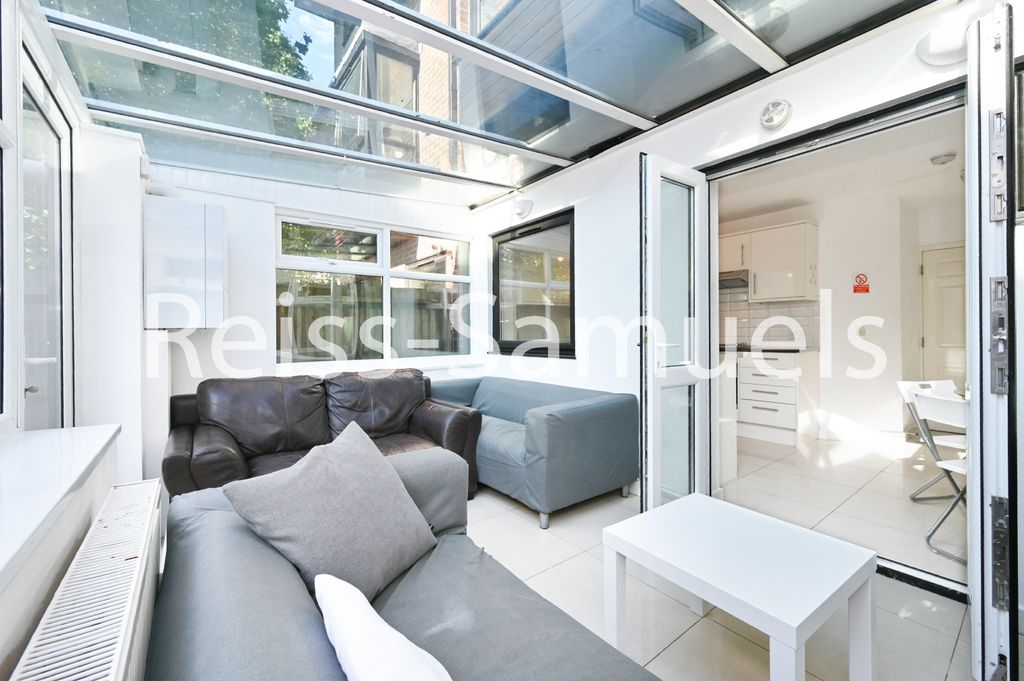 Property photo 1 of 43