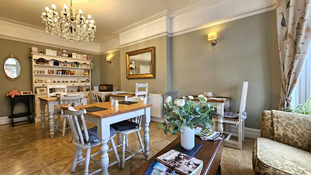 Property photo 3 of 11 20251030_120331E.Jpg