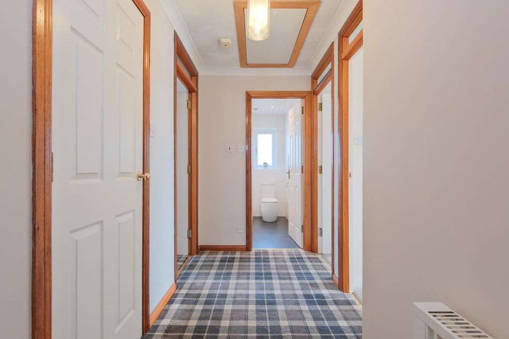 Property photo 2 of 30