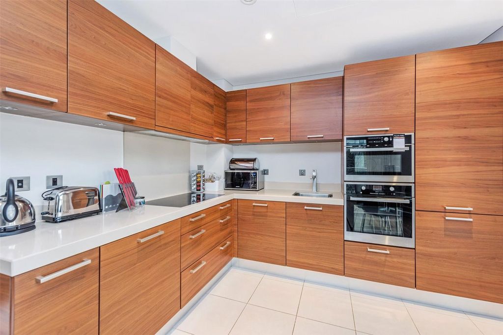 Property photo 2 of 12 Picture No. 11