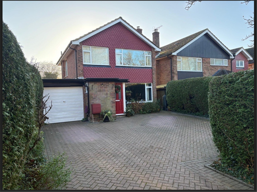 Property photo 3 of 10 Front