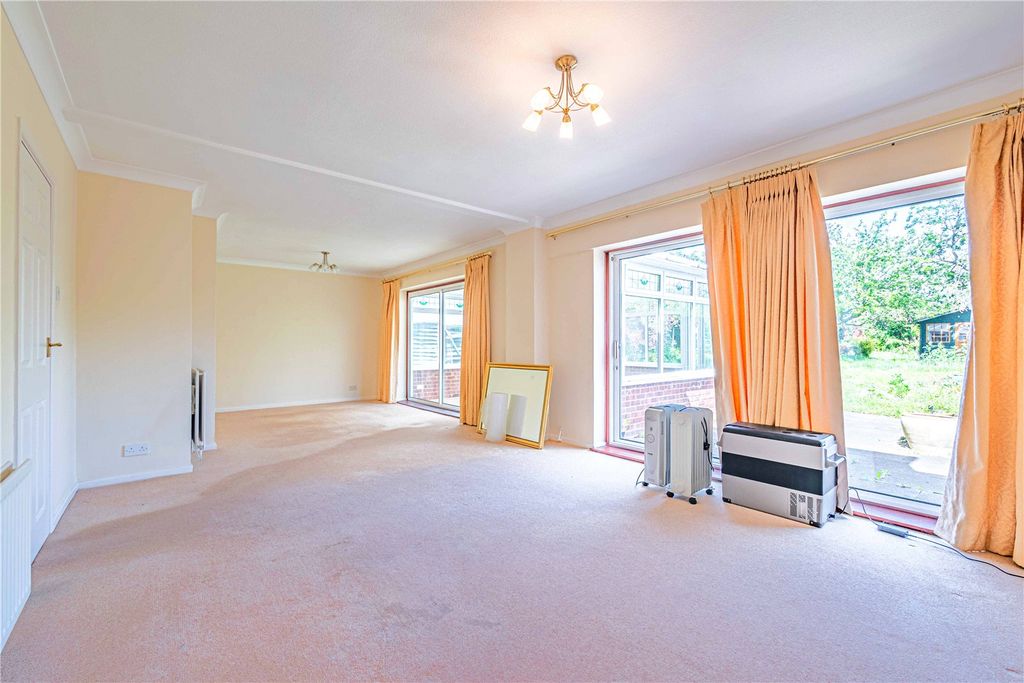 Property photo 2 of 22 Picture No. 15