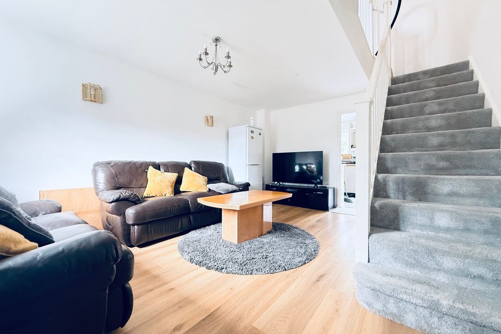 Property photo 3 of 9 Lounge/Diner