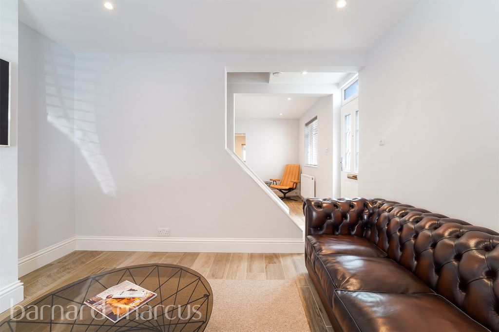 Property photo 2 of 12