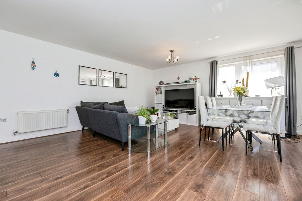 Property photo 3 of 15 Pbox-Img.Jpg