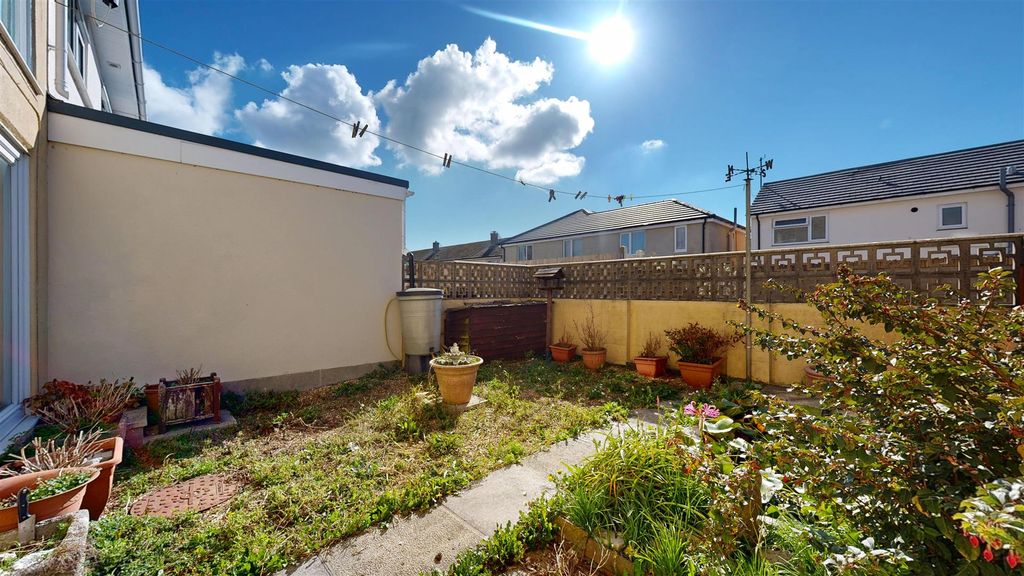 Property photo 3 of 16 37-Croft-Road-09302025_124106.Jpg