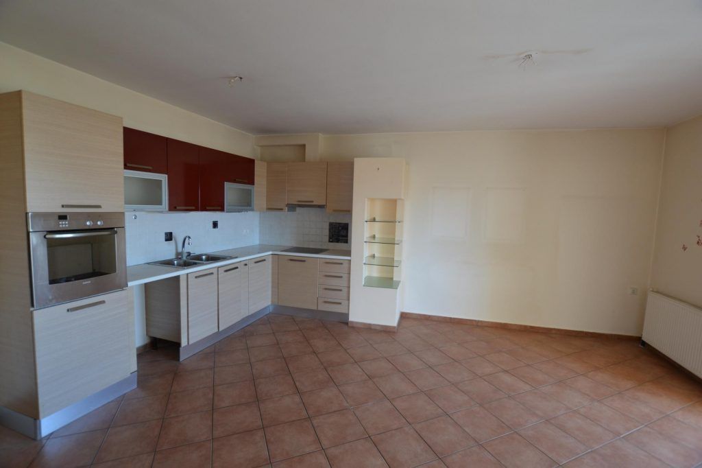 Property photo 3 of 41