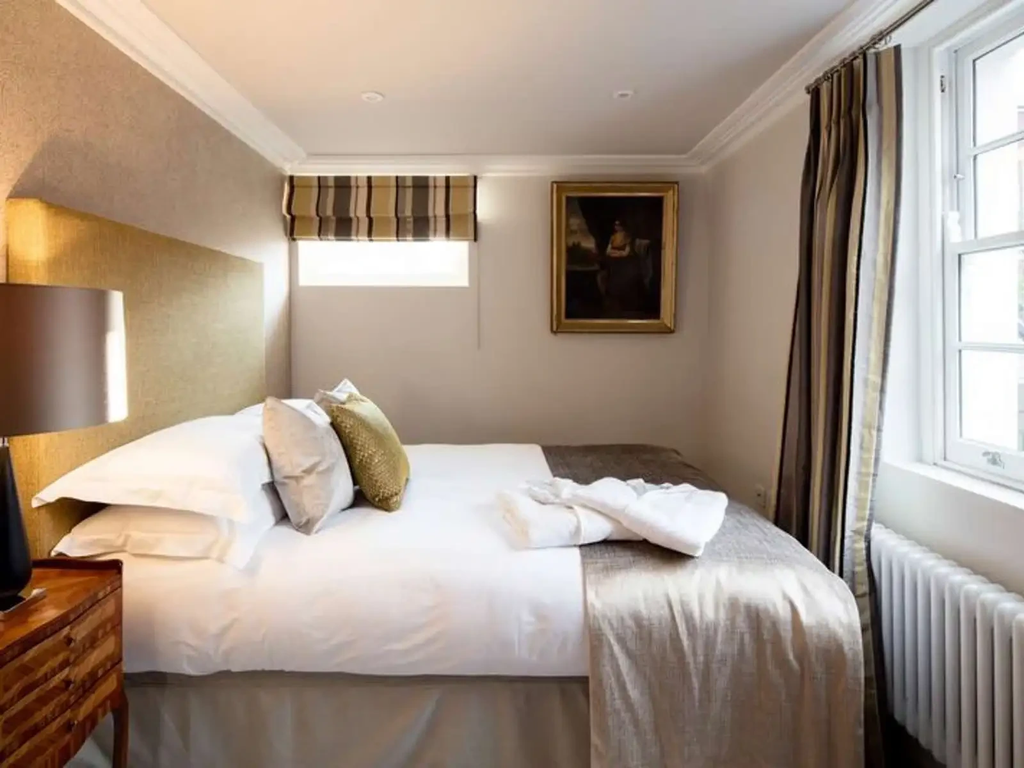 Property photo 2 of 12 E364A28B-7193-4741-A10F-1Eba405c764F_Result.Webp