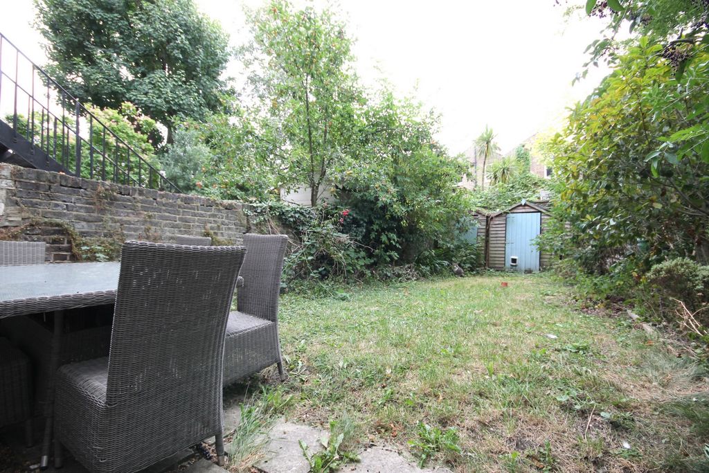 Property photo 1 of 7 Garden