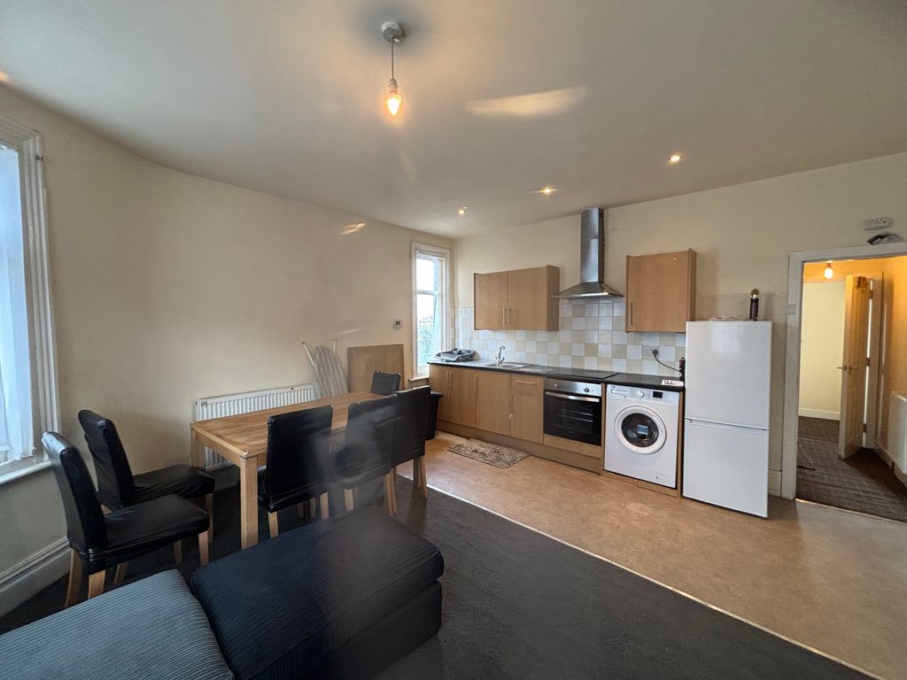 Property photo 1 of 11 Open Plan Living