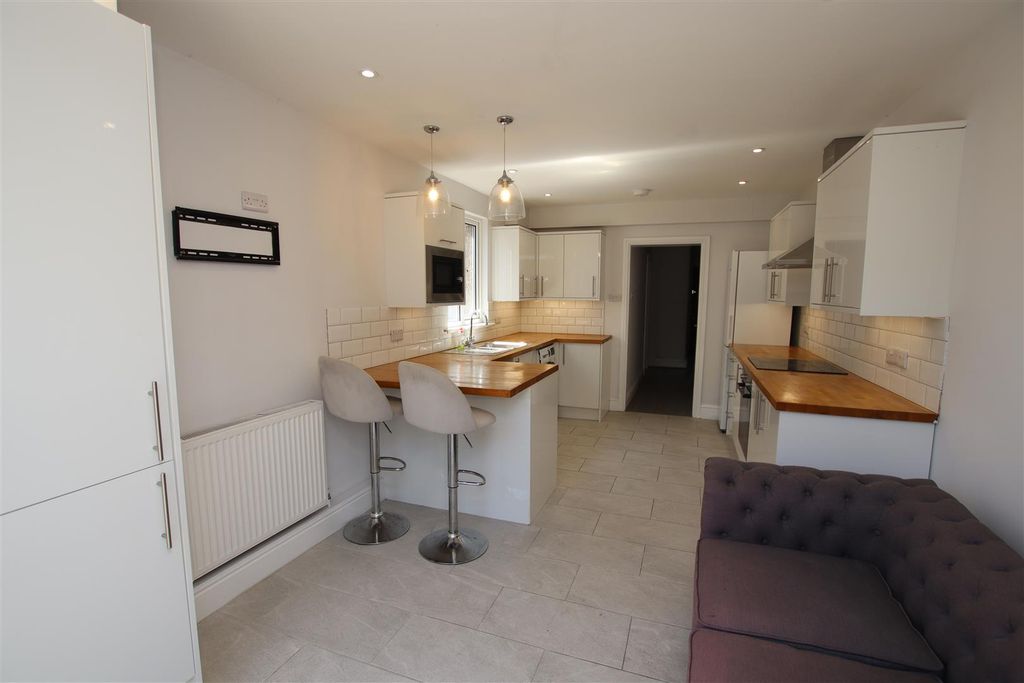 Property photo 2 of 11 Img_5058.Jpg