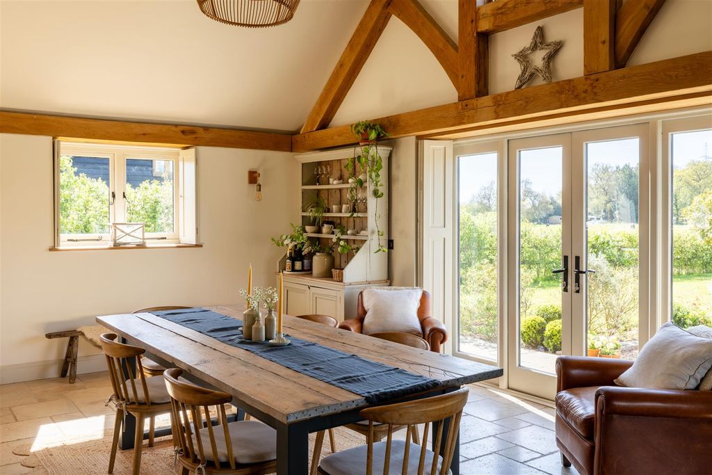 Property photo 3 of 34