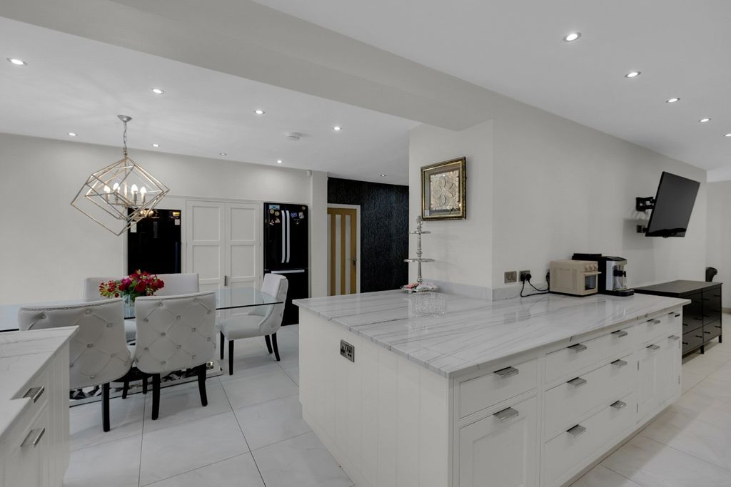 Property photo 1 of 42 4819980