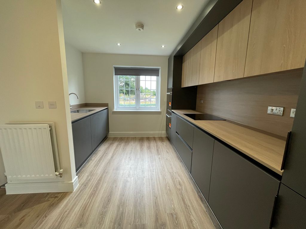 Property photo 3 of 10 Image