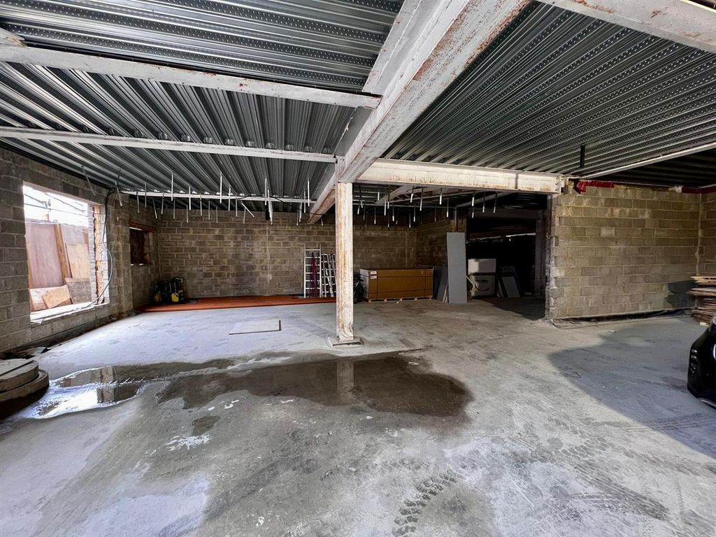 Property photo 3 of 3