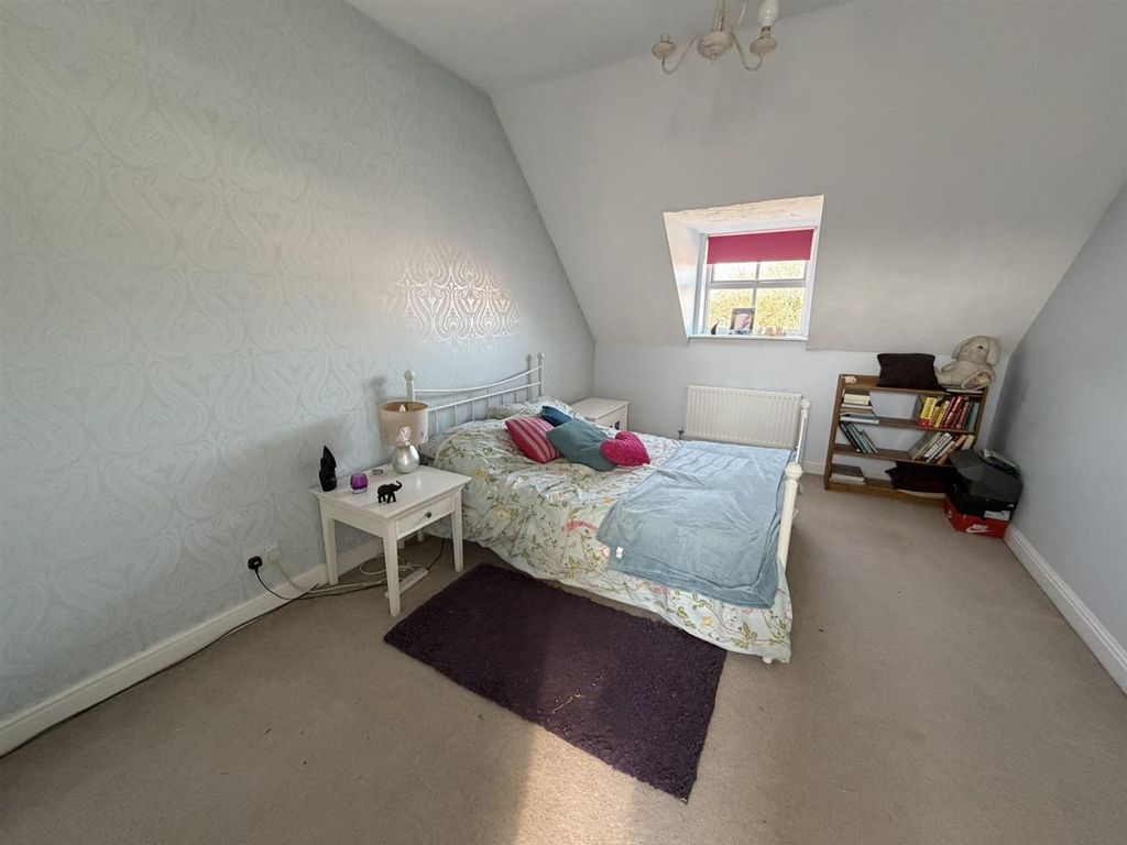 Additional image 21 of 5 bed property for saleNightingale Close, Daventry NN11