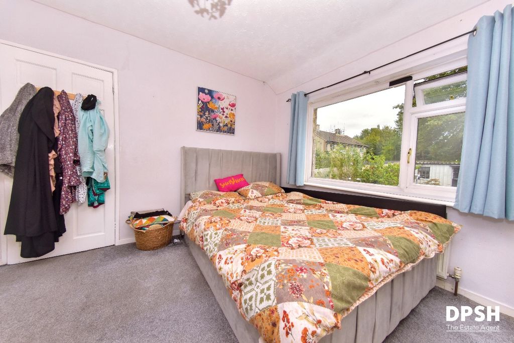 Property photo 3 of 26