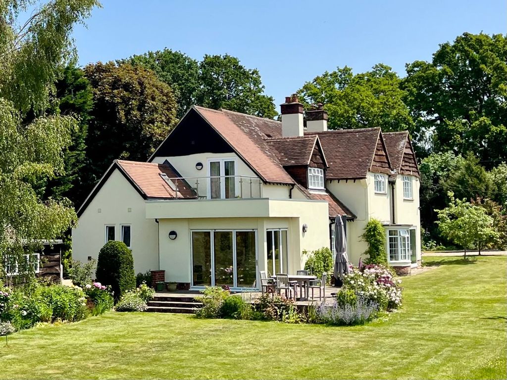 Property photo 1 of 32