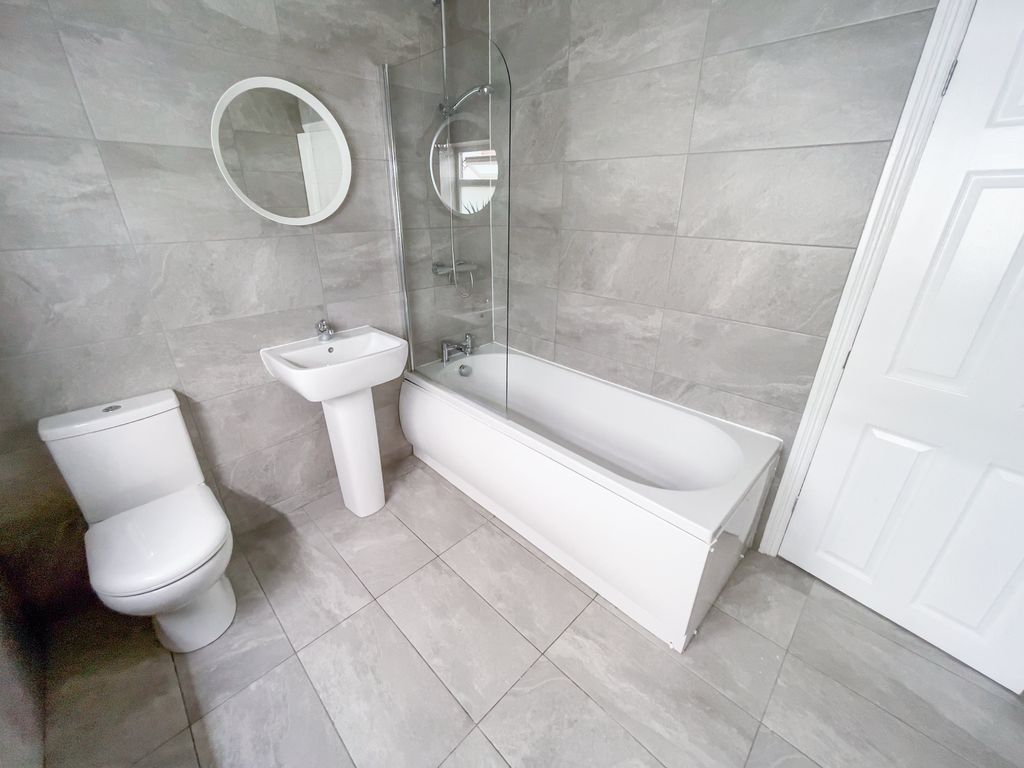 Property photo 2 of 11 01A4C0Bc-526C-4050-A4C4-A12016A6Ad7D_1_100_O
