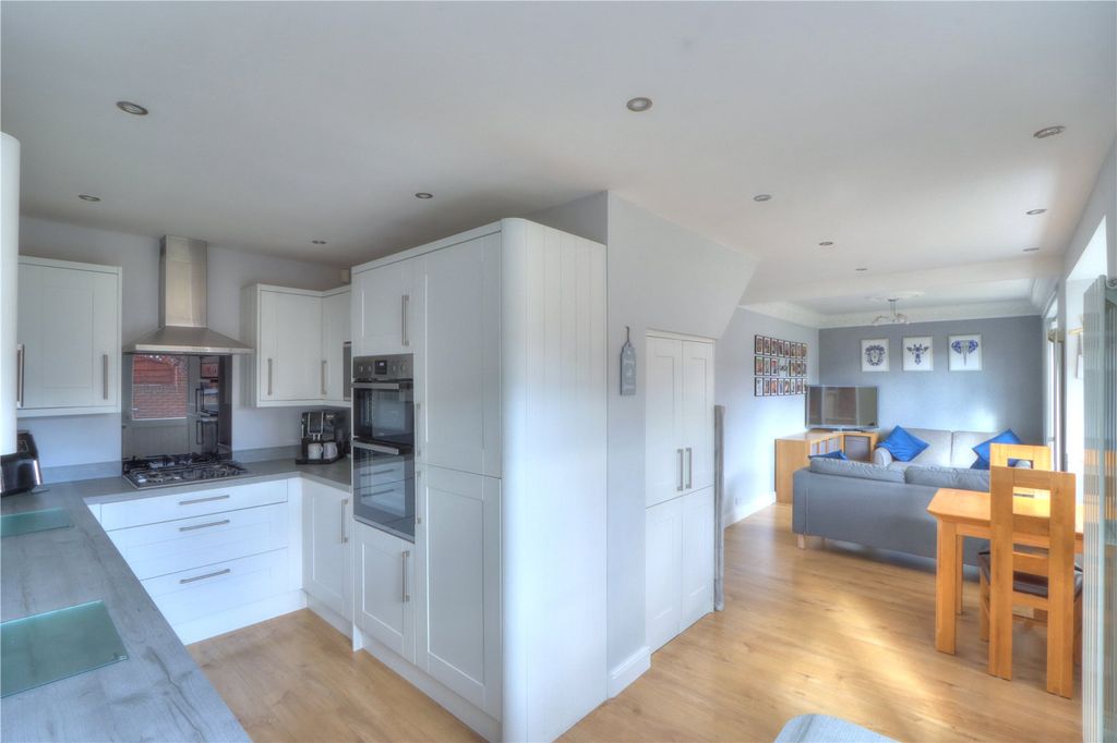 Property photo 2 of 13 Picture No. 18