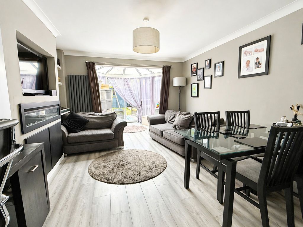 Property photo 3 of 14 Img_8875