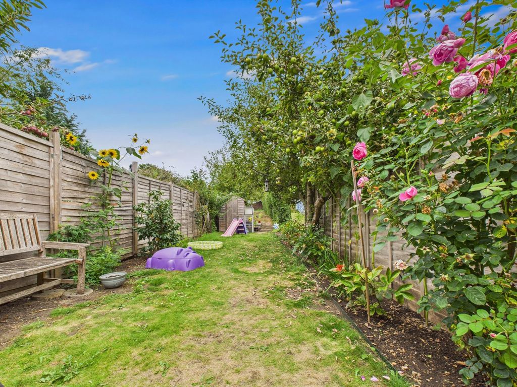Property photo 3 of 18 Garden