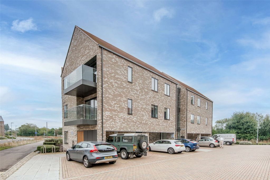 Property photo 1 of 9 Exterior