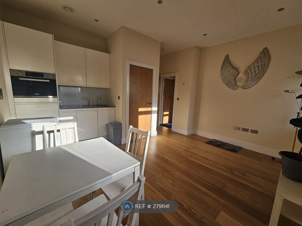 Property photo 2 of 8