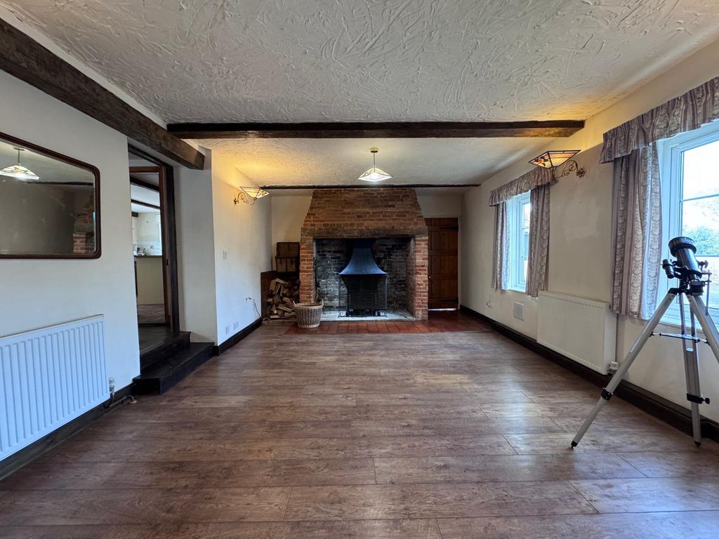 Property photo 3 of 28