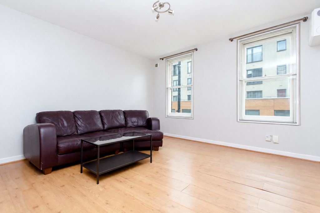 Property photo 3 of 10 Picture No. 05