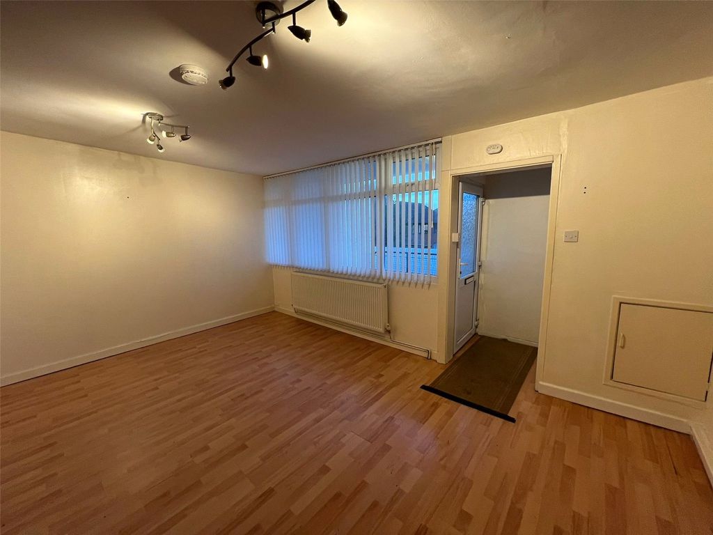 Property photo 3 of 10 Picture No. 18