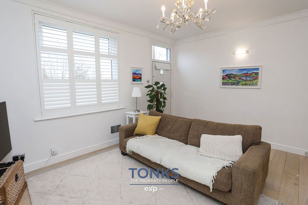 Property photo 3 of 17