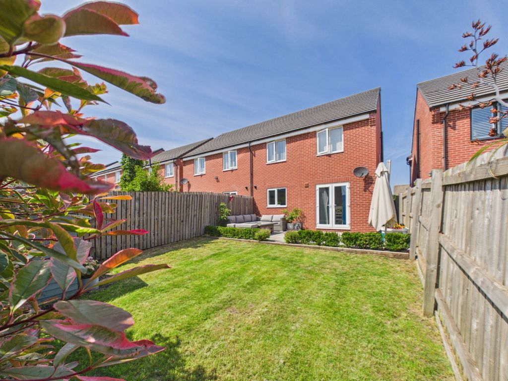 Property photo 2 of 19 4835405