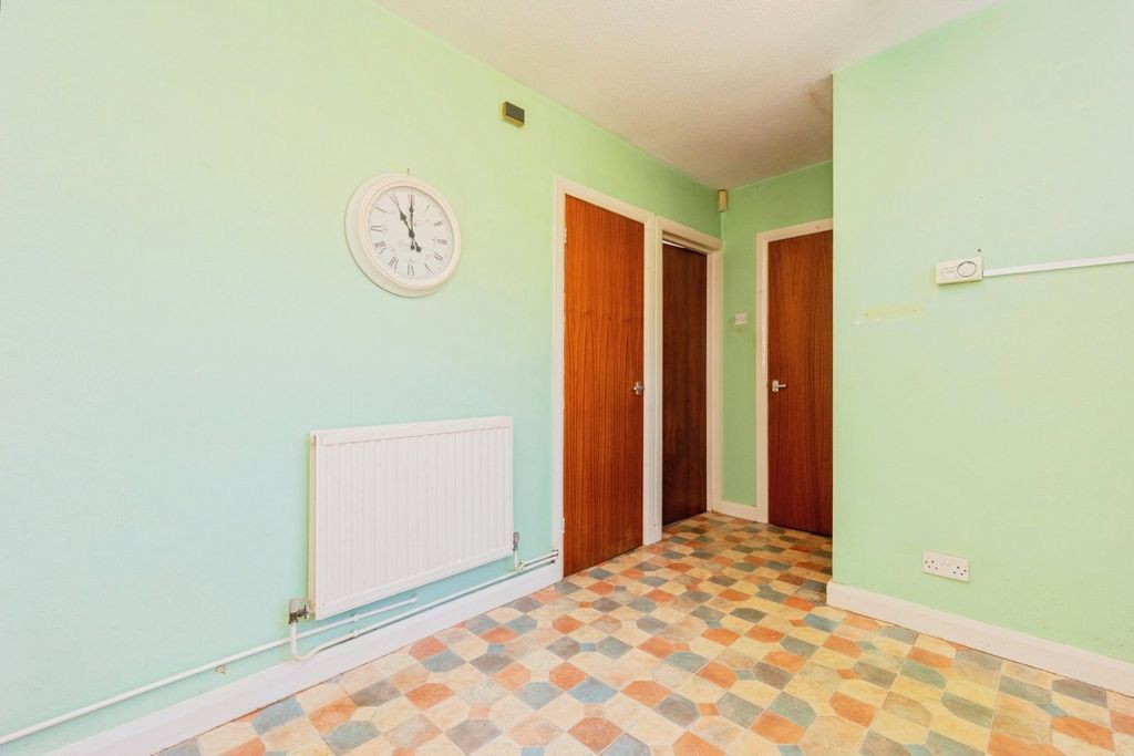Property photo 3 of 17 Photo