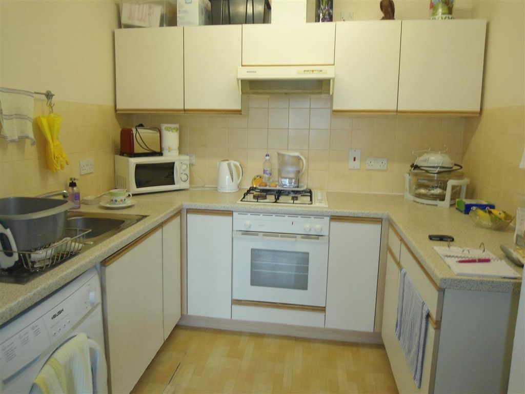 Property photo 3 of 5 Kitchen
