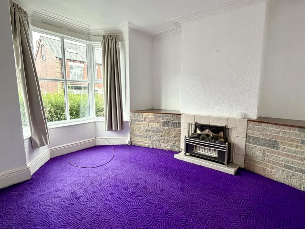 Property photo 2 of 10 Living Room