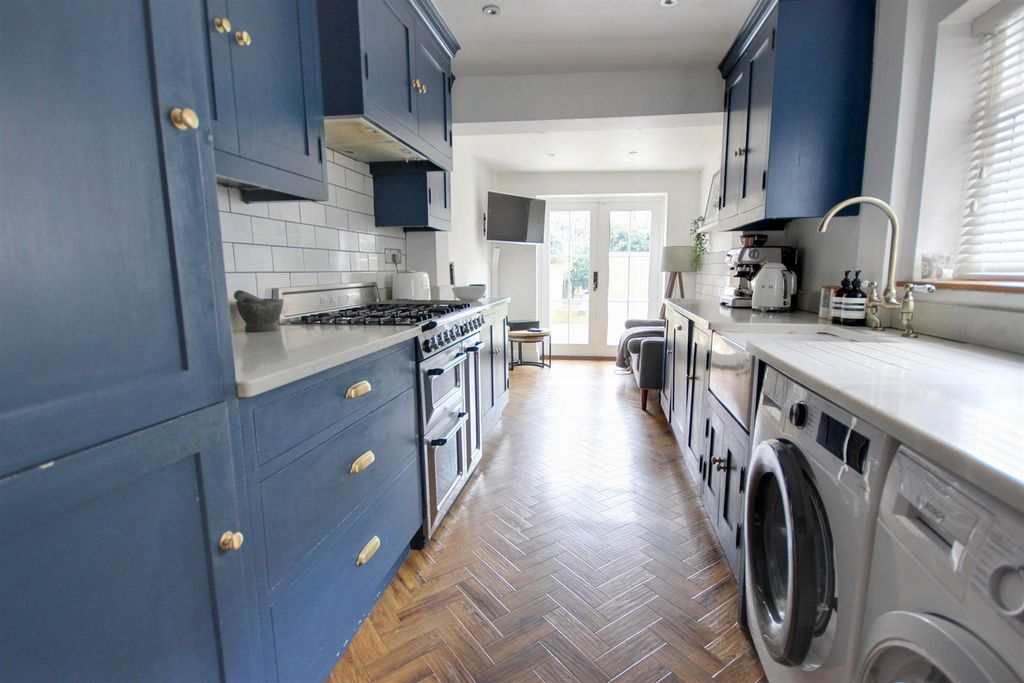 Property photo 2 of 11 Img_0088-Img_0090_Lzn.Jpg