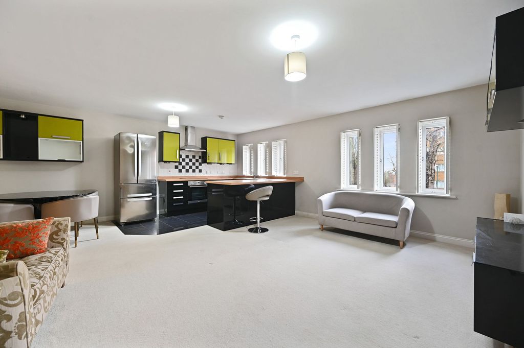 Property photo 2 of 11