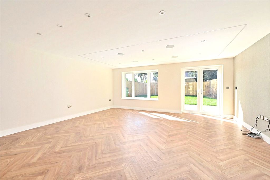 Property photo 2 of 13 Picture No. 27