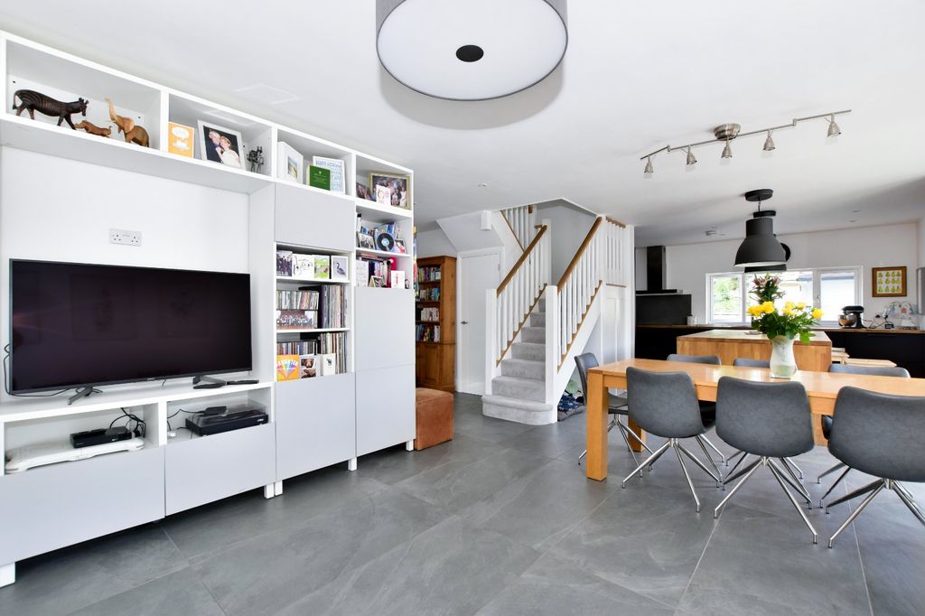 Property photo 2 of 16 Family Area