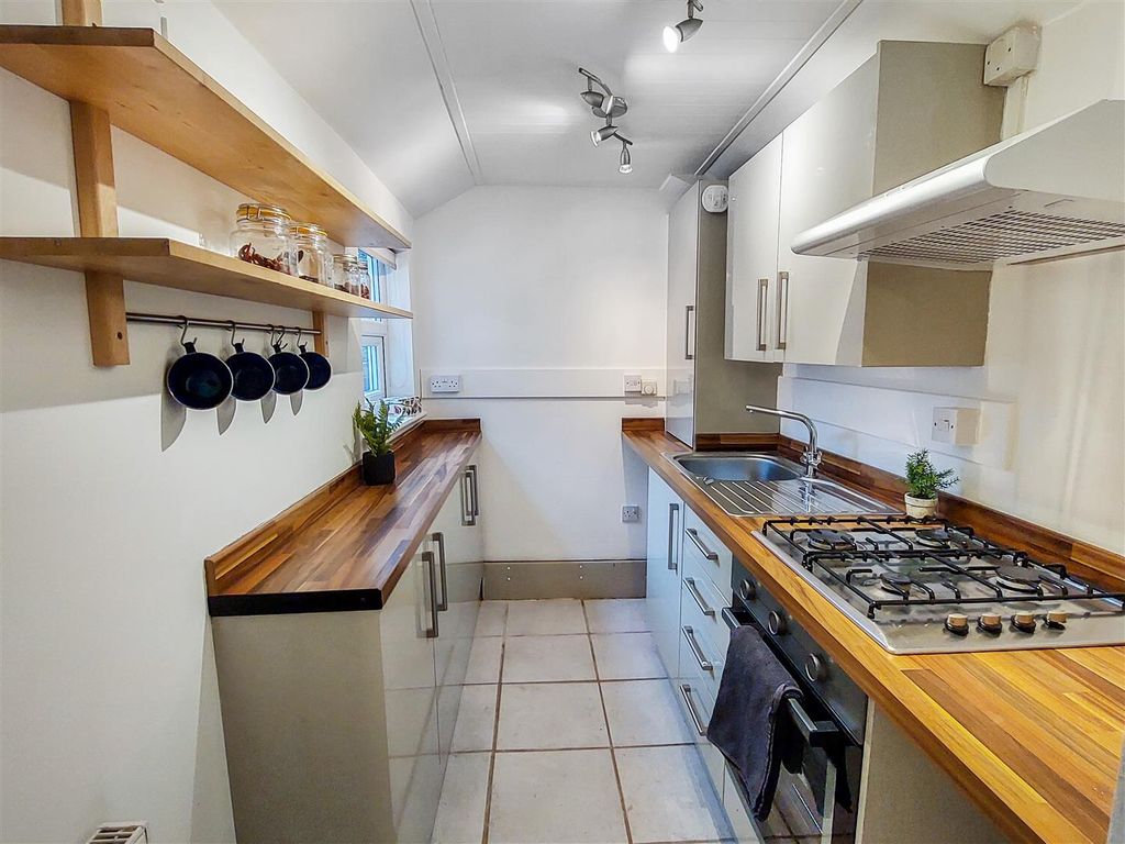 Property photo 2 of 15 Kitchen