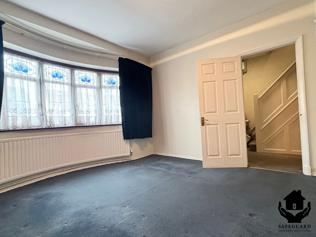 Property photo 2 of 10 Living Room