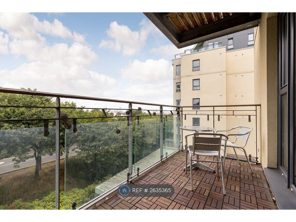 Property photo 3 of 7 Balcony