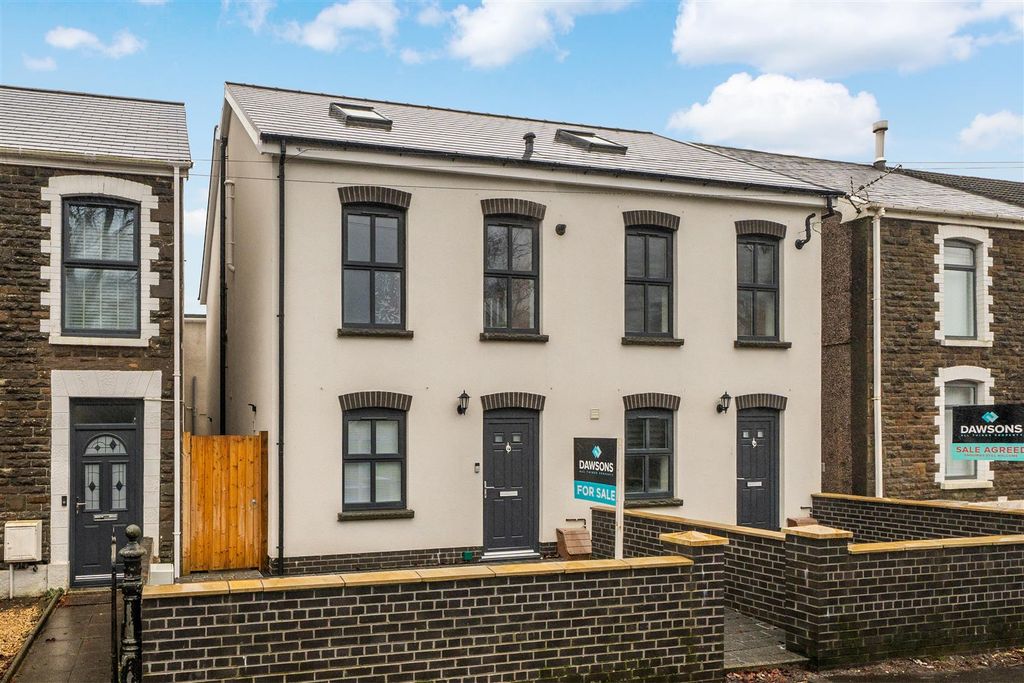 Property photo 1 of 30