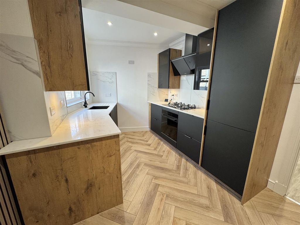 Additional image 18 of 2 bed flat to rentWide Close, Lanark ML11